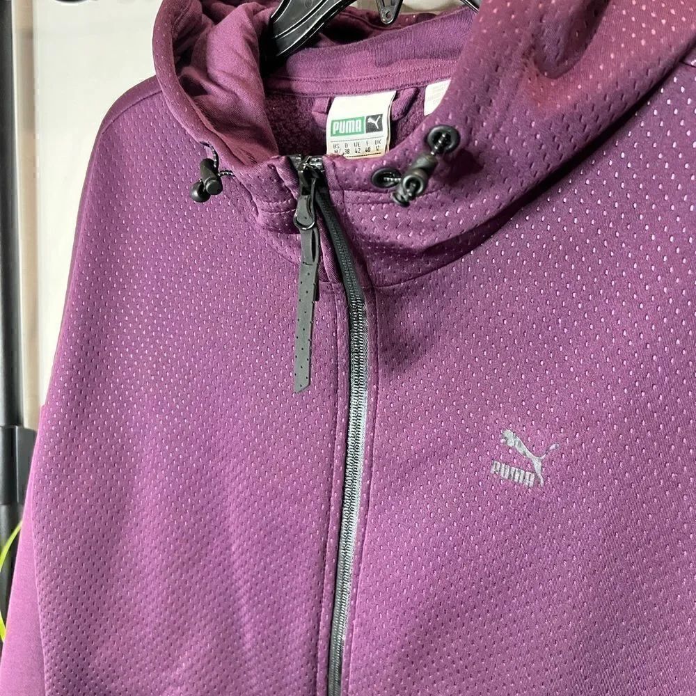 Puma Zip up hooded jacket fleece lined Plum size medium